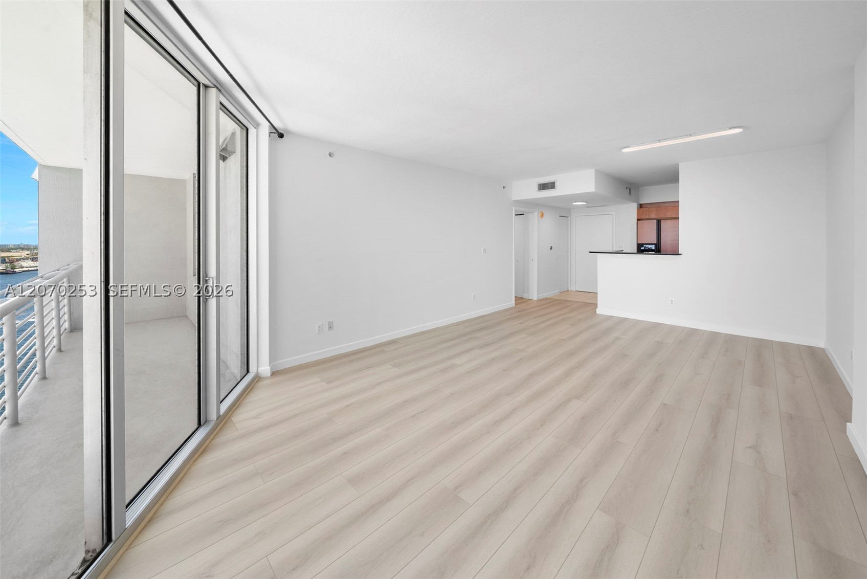 335 S Biscayne Blvd #1910, Miami FL 33131