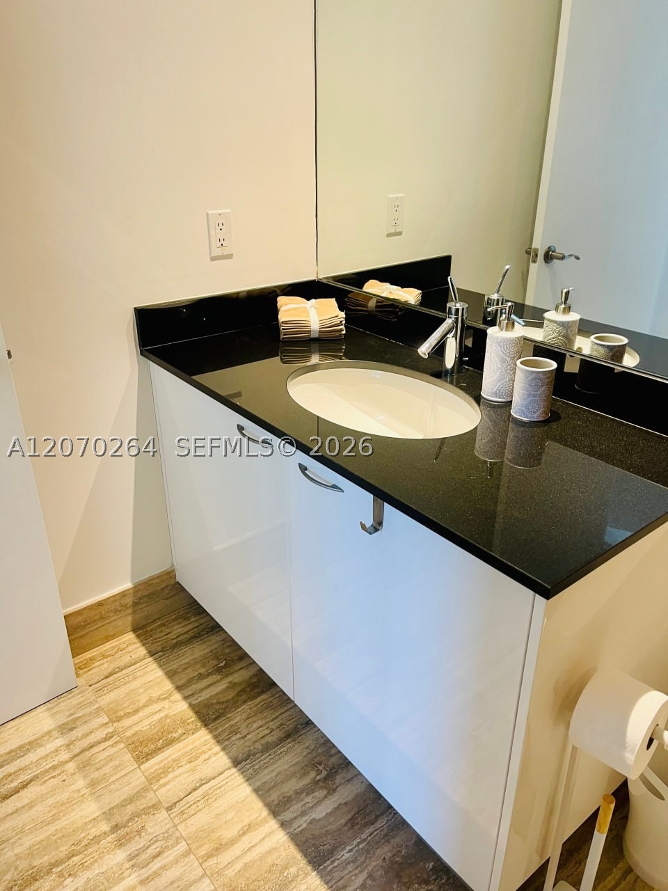 15811 Collins Ave #2103, Sunny Isles Beach FL 33160