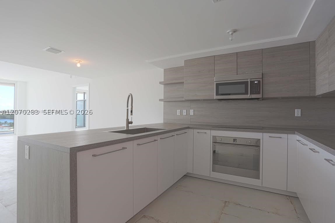 400 Sunny Isles Blvd #806, Sunny Isles Beach FL 33160
