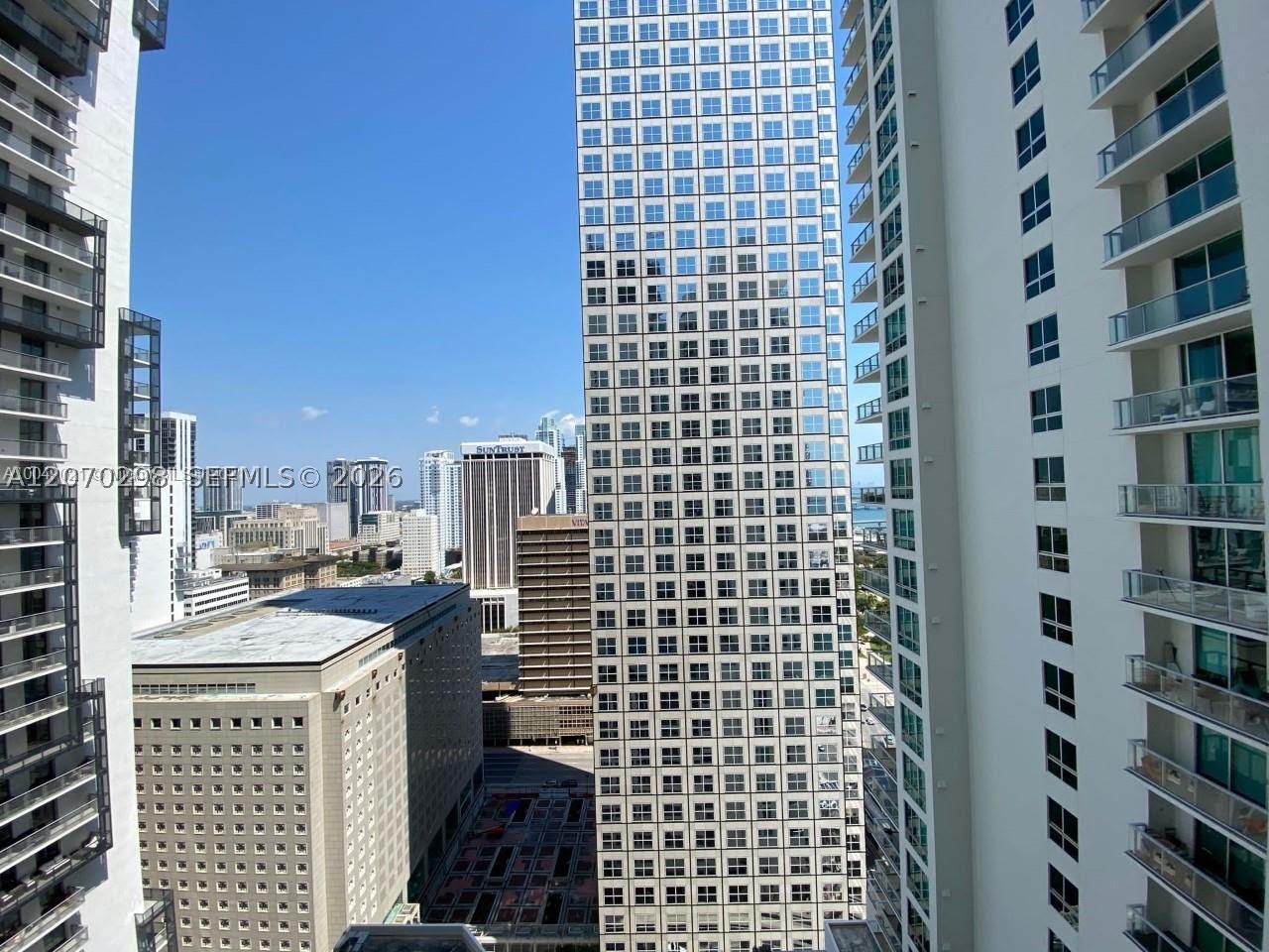 300 S BISCAYNE BL #2503, Miami FL 33131
