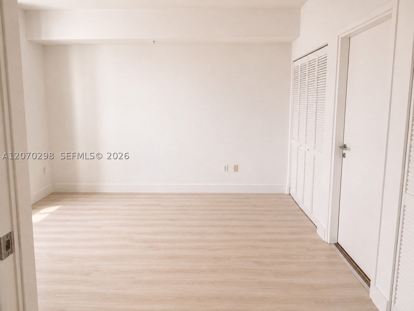 300 S BISCAYNE BL #2503, Miami FL 33131