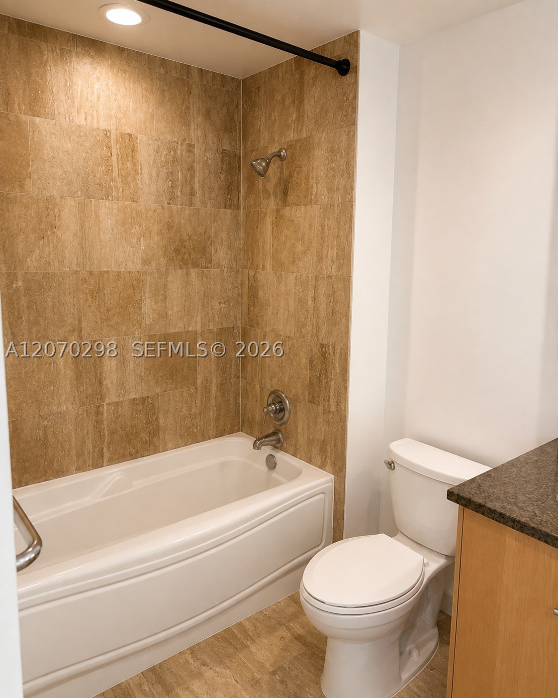 300 S BISCAYNE BL #2503, Miami FL 33131