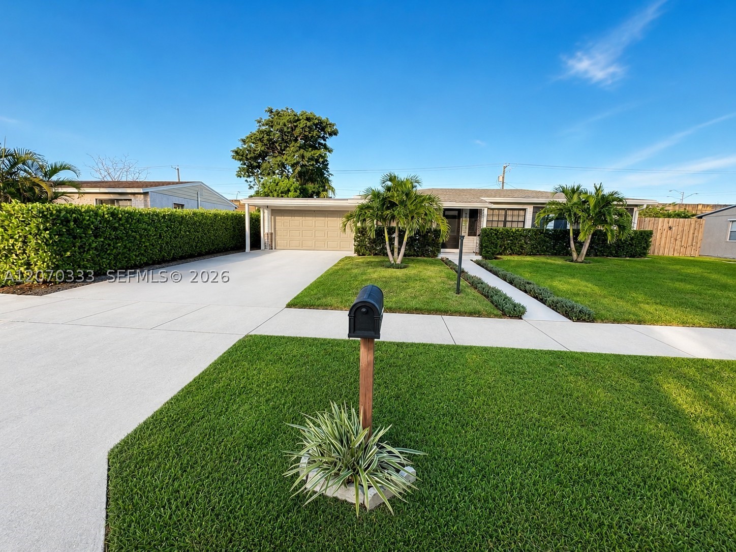 826 Cochran Dr, Lake Worth FL 33461