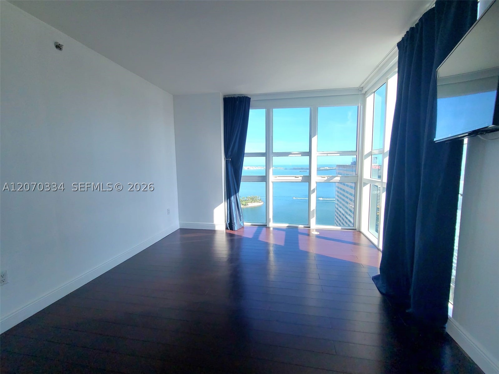 951 BRICKELL AVE #3710, Miami FL 33131