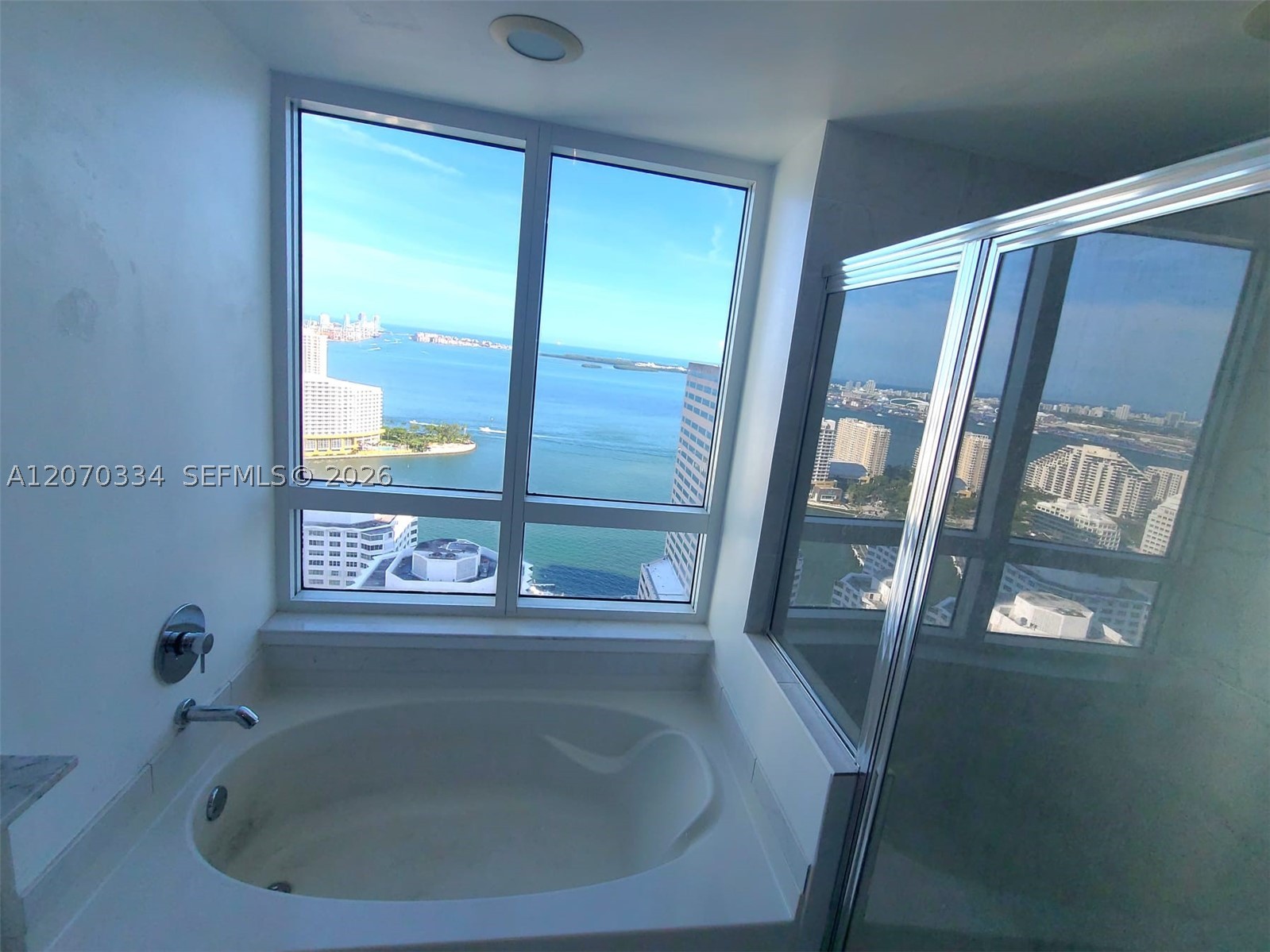 951 BRICKELL AVE #3710, Miami FL 33131