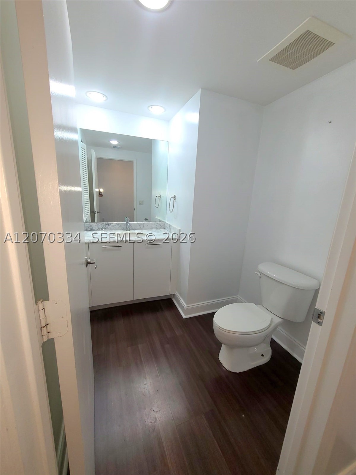 951 BRICKELL AVE #3710, Miami FL 33131