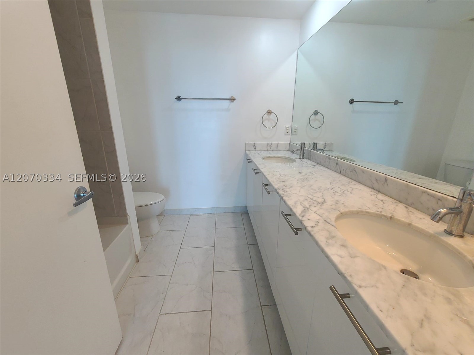 951 BRICKELL AVE #3710, Miami FL 33131