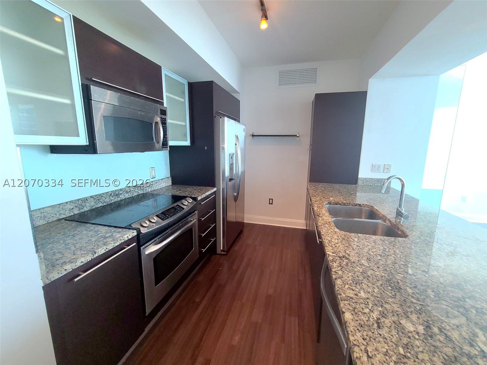 951 BRICKELL AVE #3710, Miami FL 33131