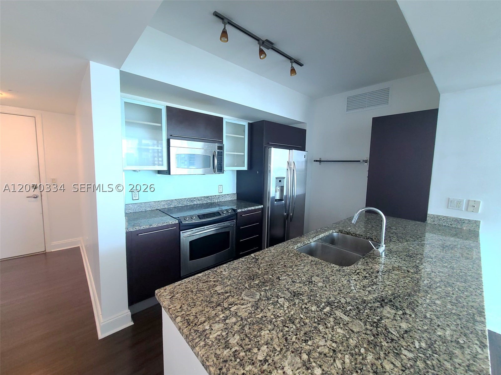 951 BRICKELL AVE #3710, Miami FL 33131