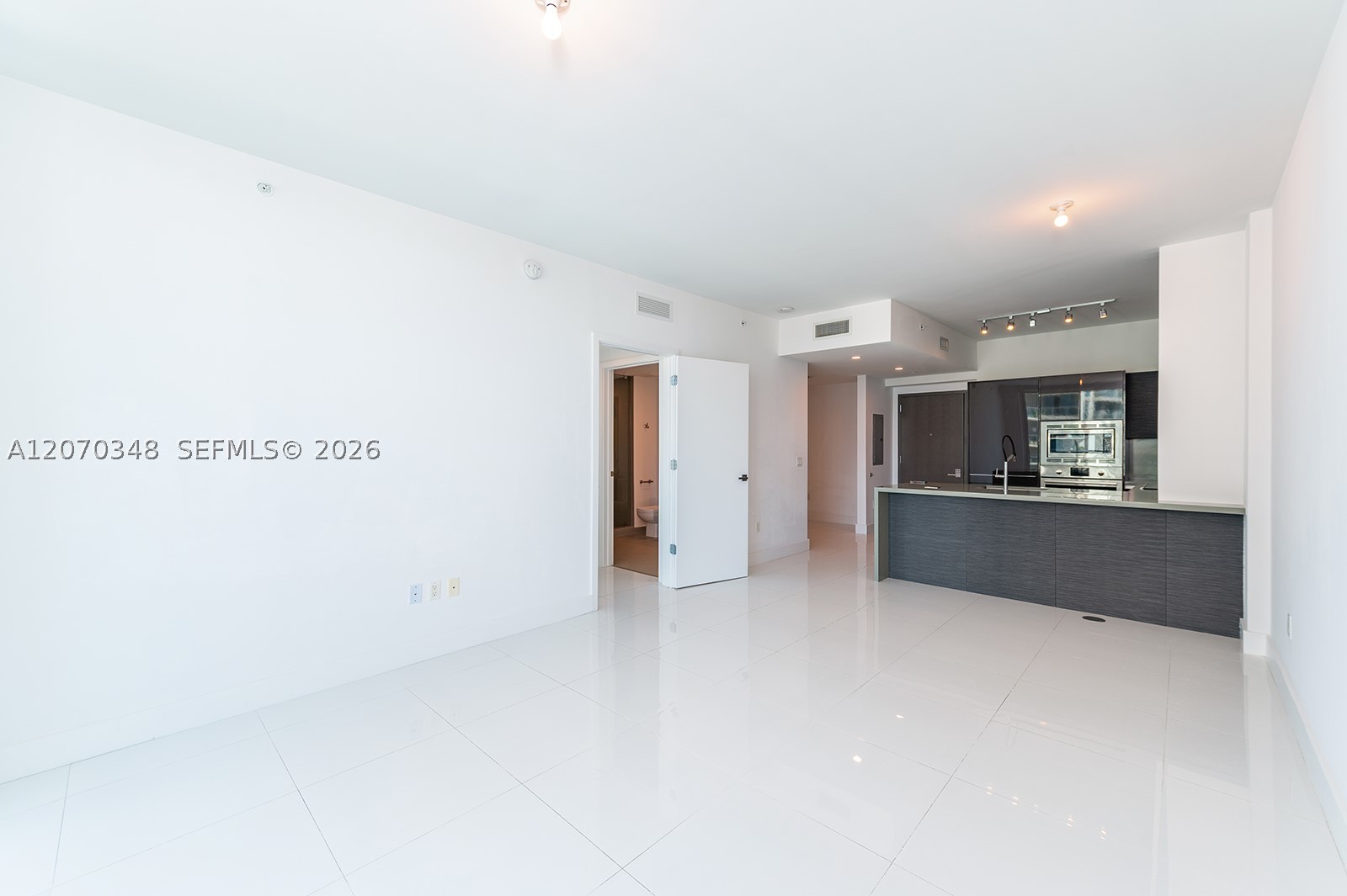 1080 Brickell Ave #3207, Miami FL 33131
