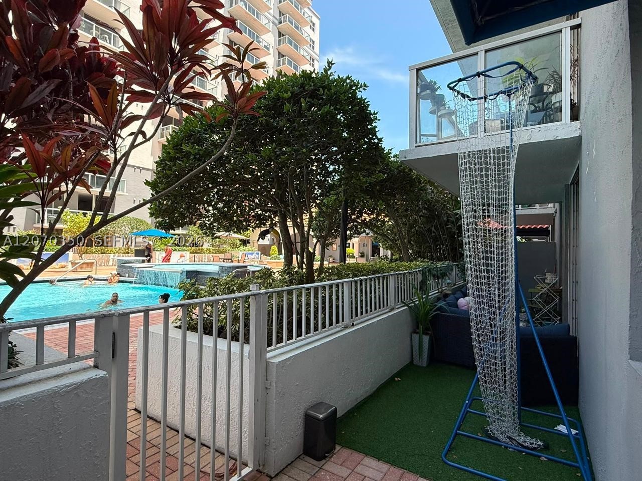 5085 NW 7th St #406, Miami FL 33126