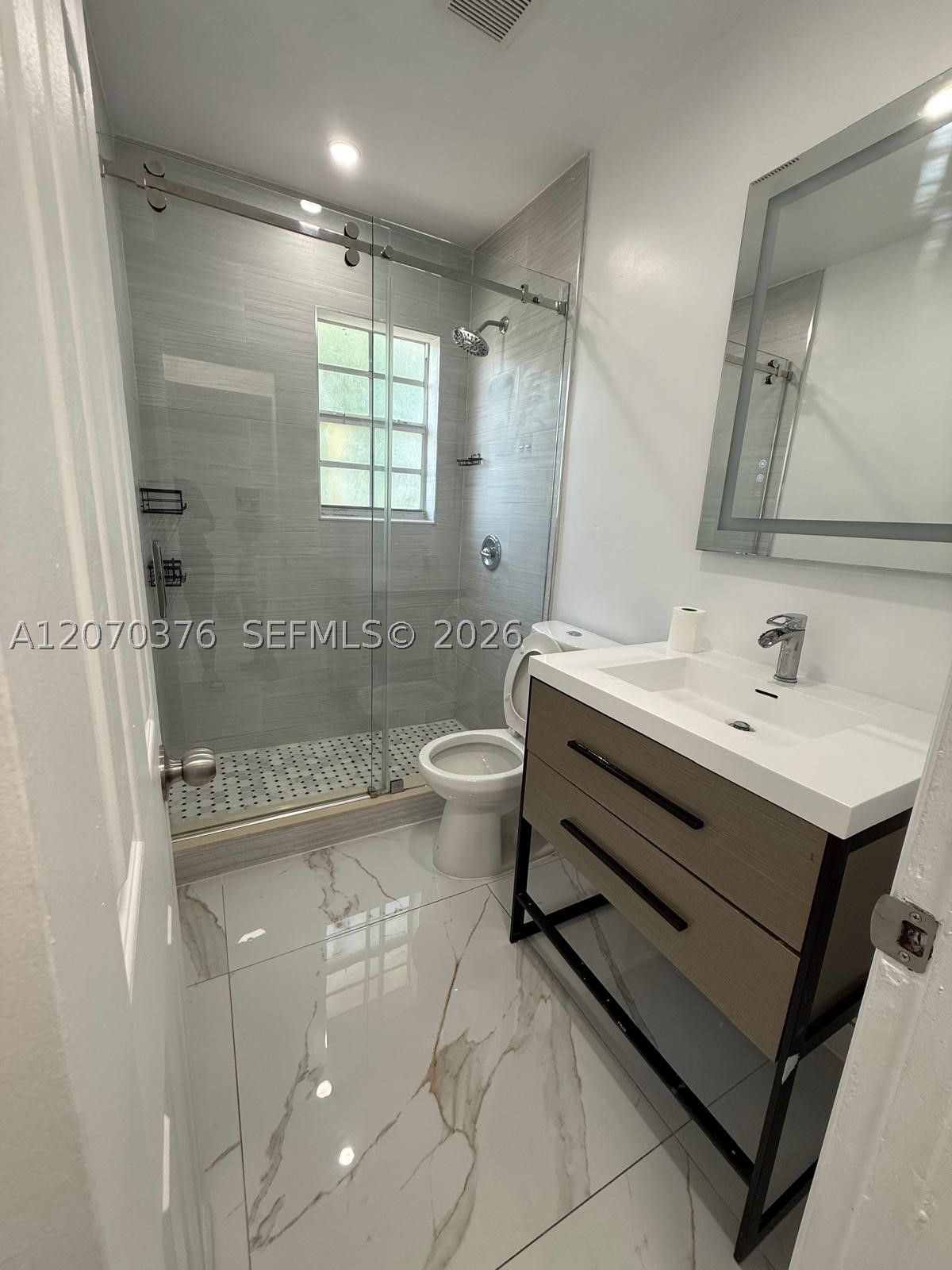 Miami FL 33125 - A12070376