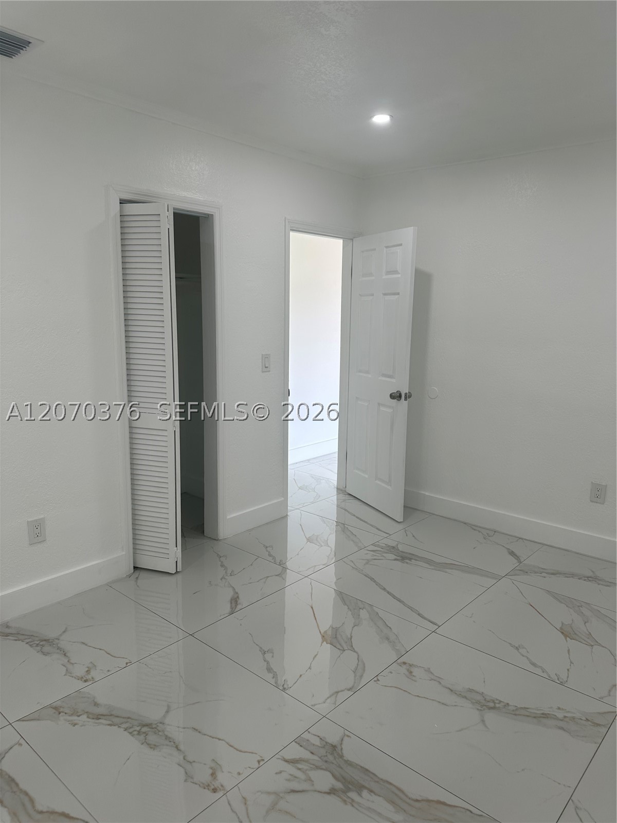 Miami FL 33125 - A12070376