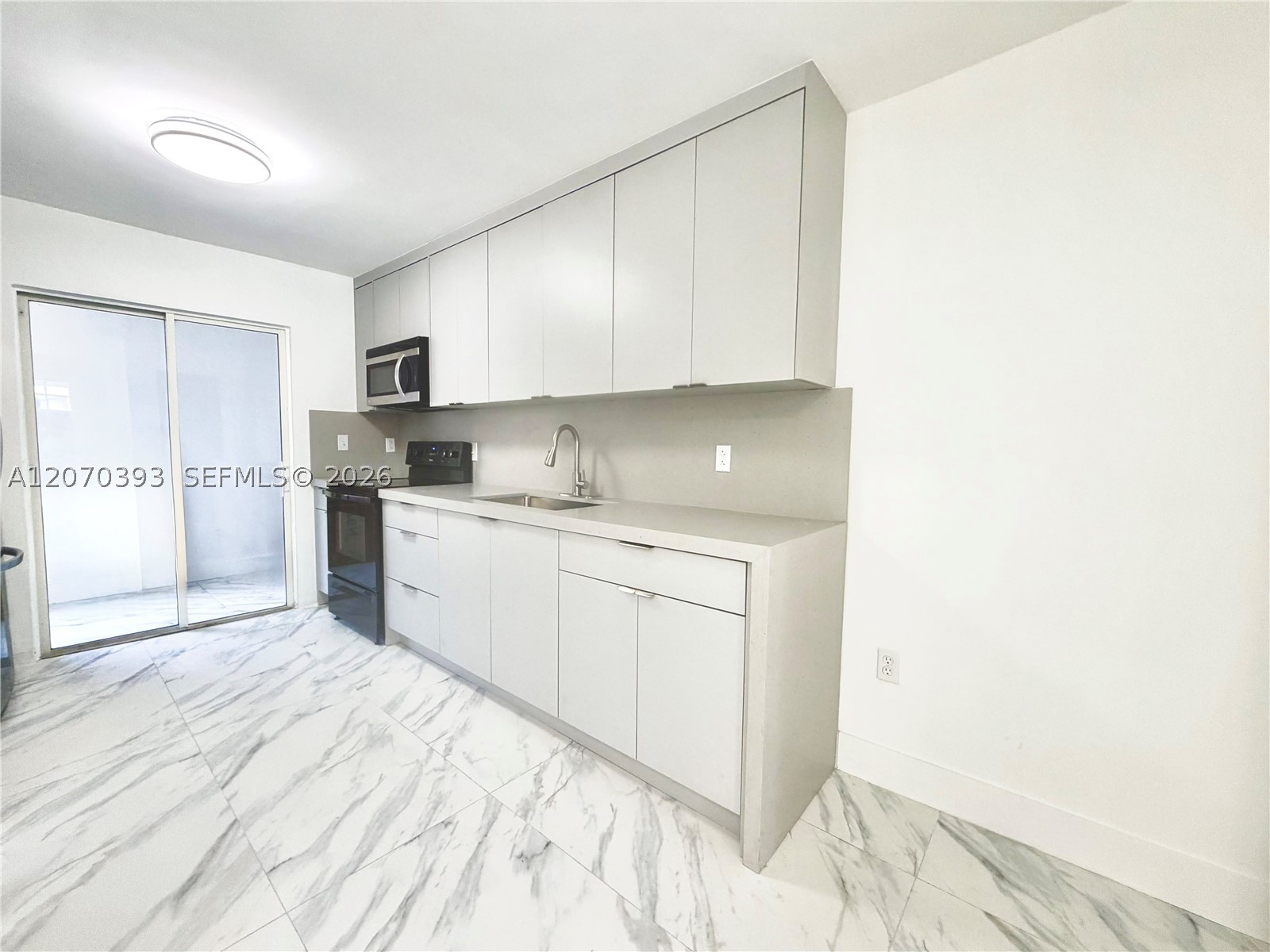 1270 W 42nd St #A103, Hialeah FL 33012