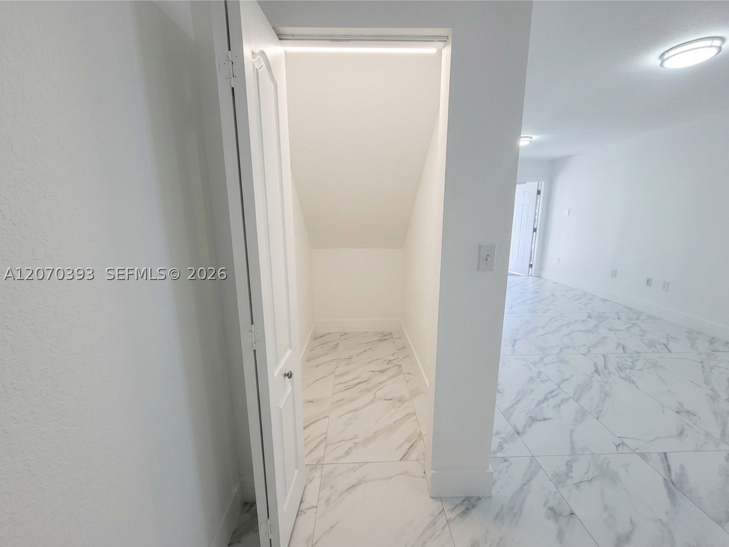1270 W 42nd St #A103, Hialeah FL 33012