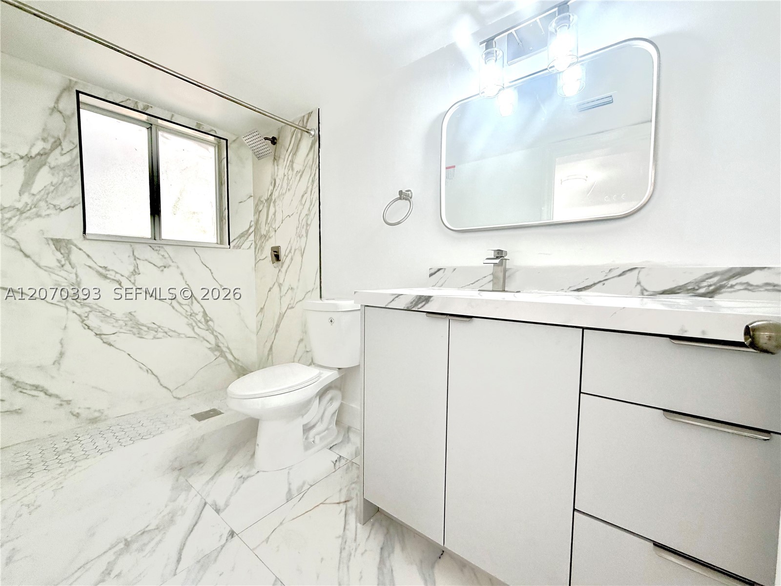 1270 W 42nd St #A103, Hialeah FL 33012