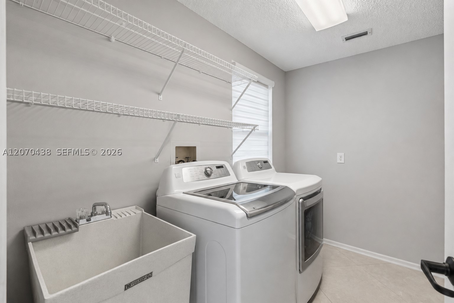 451 NW 194th Ave, Pembroke Pines FL 33029