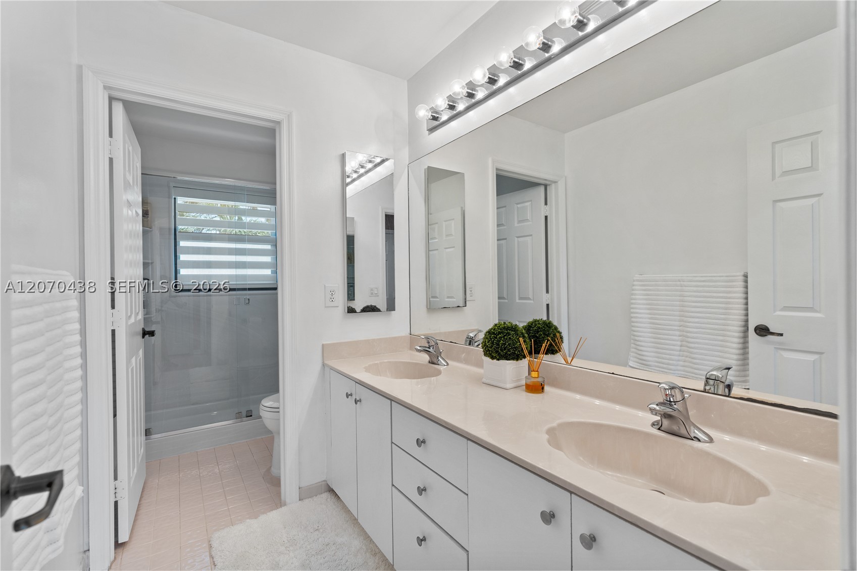 451 NW 194th Ave, Pembroke Pines FL 33029