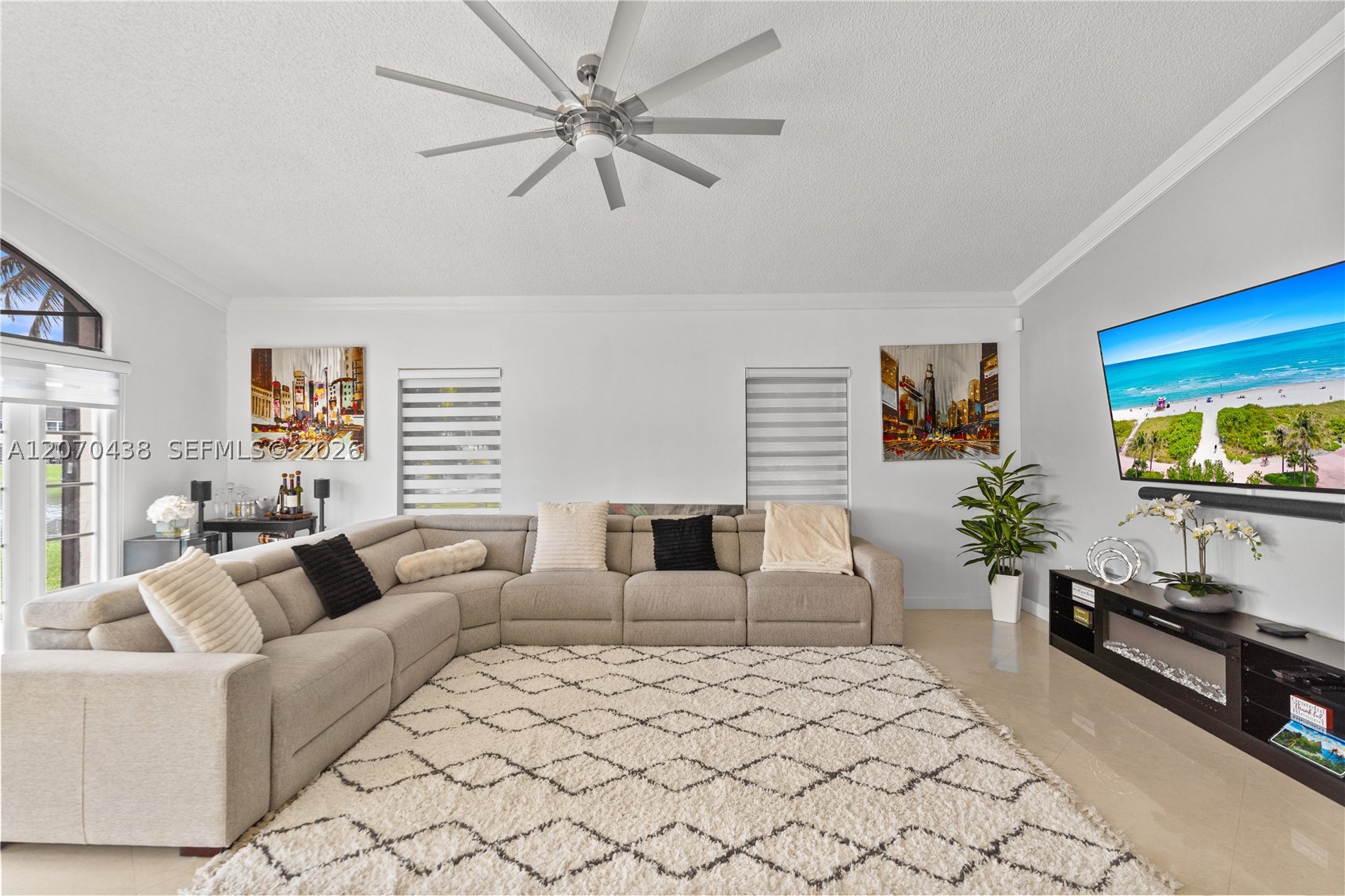 451 NW 194th Ave, Pembroke Pines FL 33029