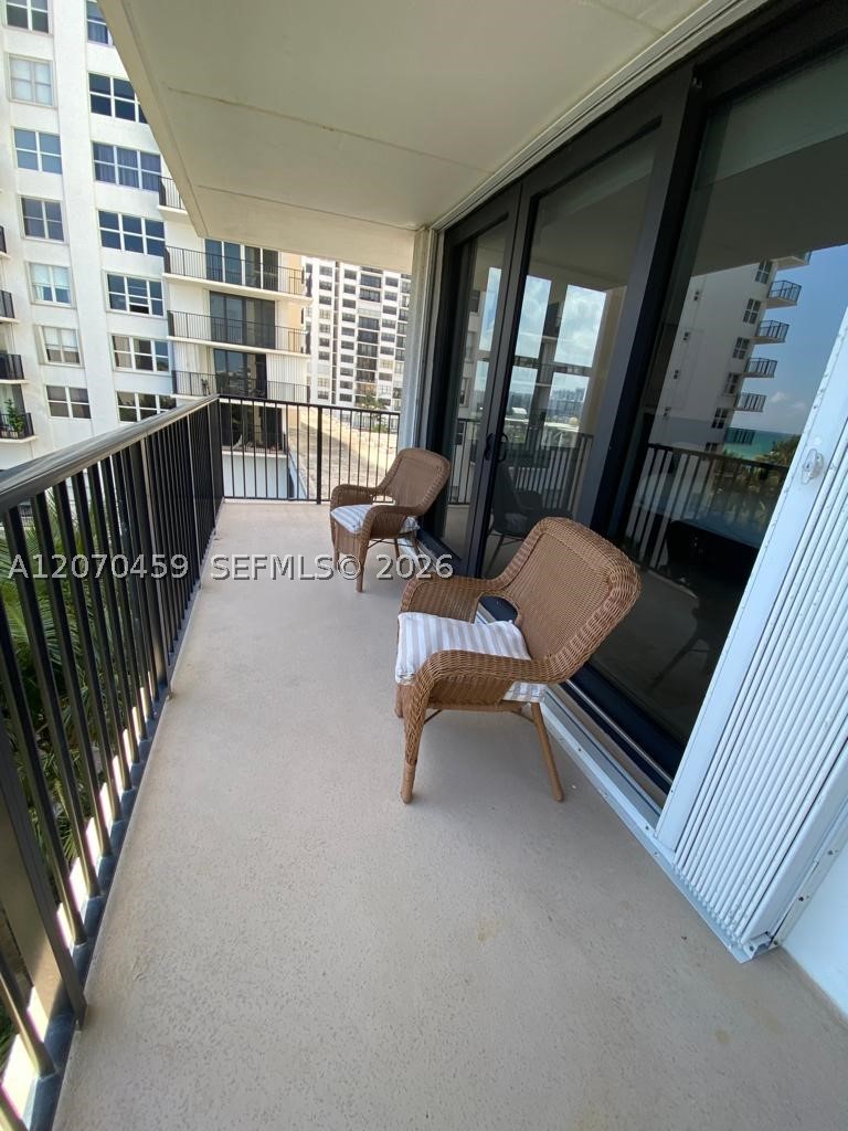 2101 S Ocean Dr #501, Hollywood FL 33019