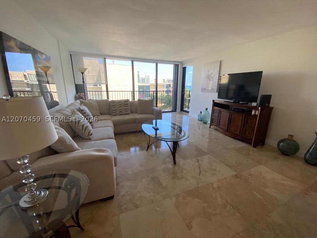 2101 S Ocean Dr #501, Hollywood FL 33019