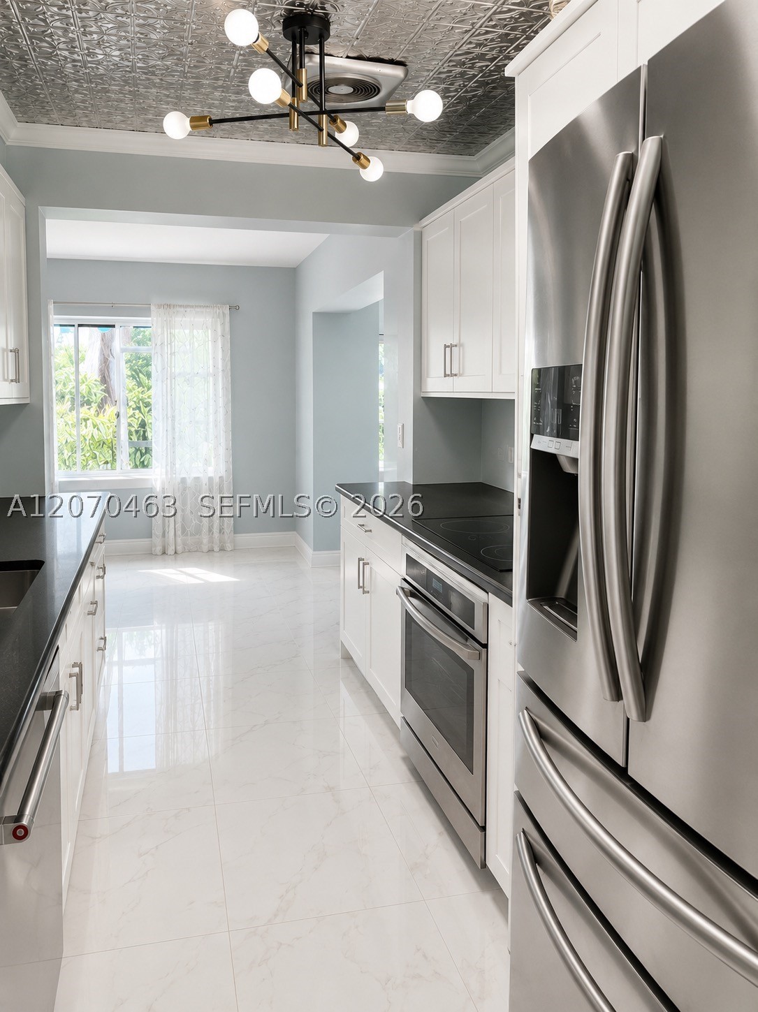 4713 Holly Dr, Tamarac FL 33319