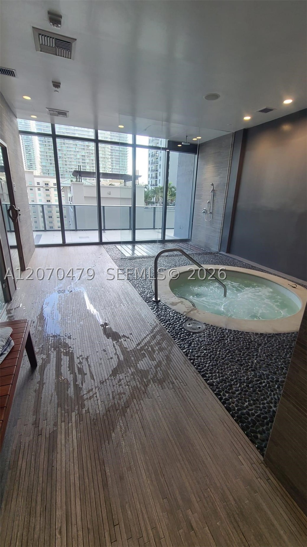 45 SW 9th St #1503, Miami FL 33130