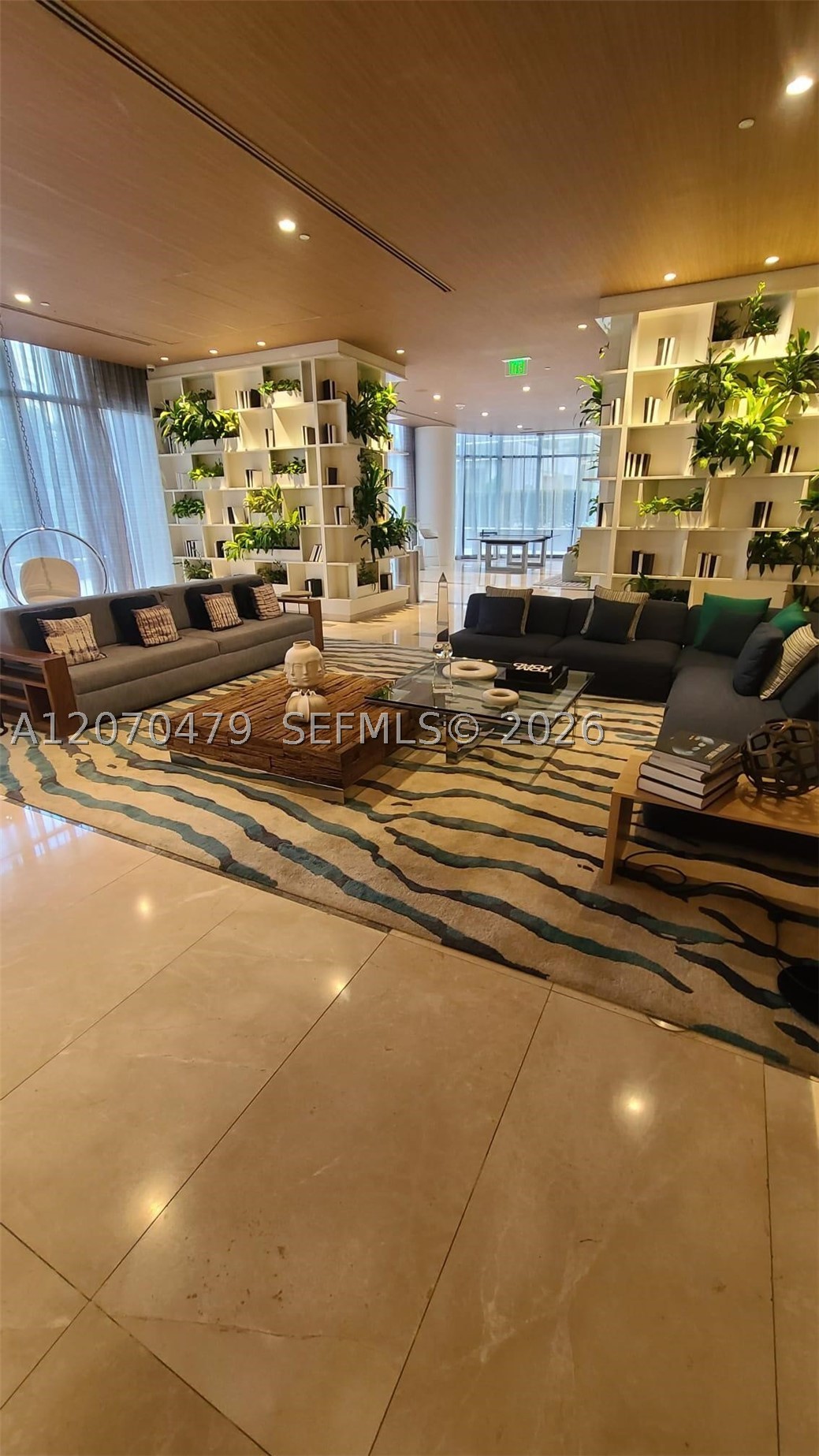 45 SW 9th St #1503, Miami FL 33130