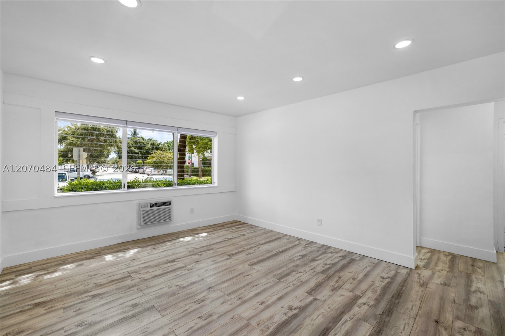 2250 Bay Dr #7, Miami Beach FL 33141