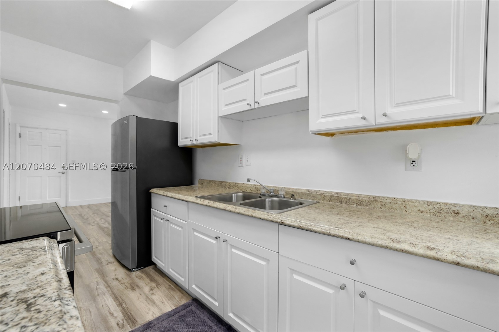 2250 Bay Dr #7, Miami Beach FL 33141