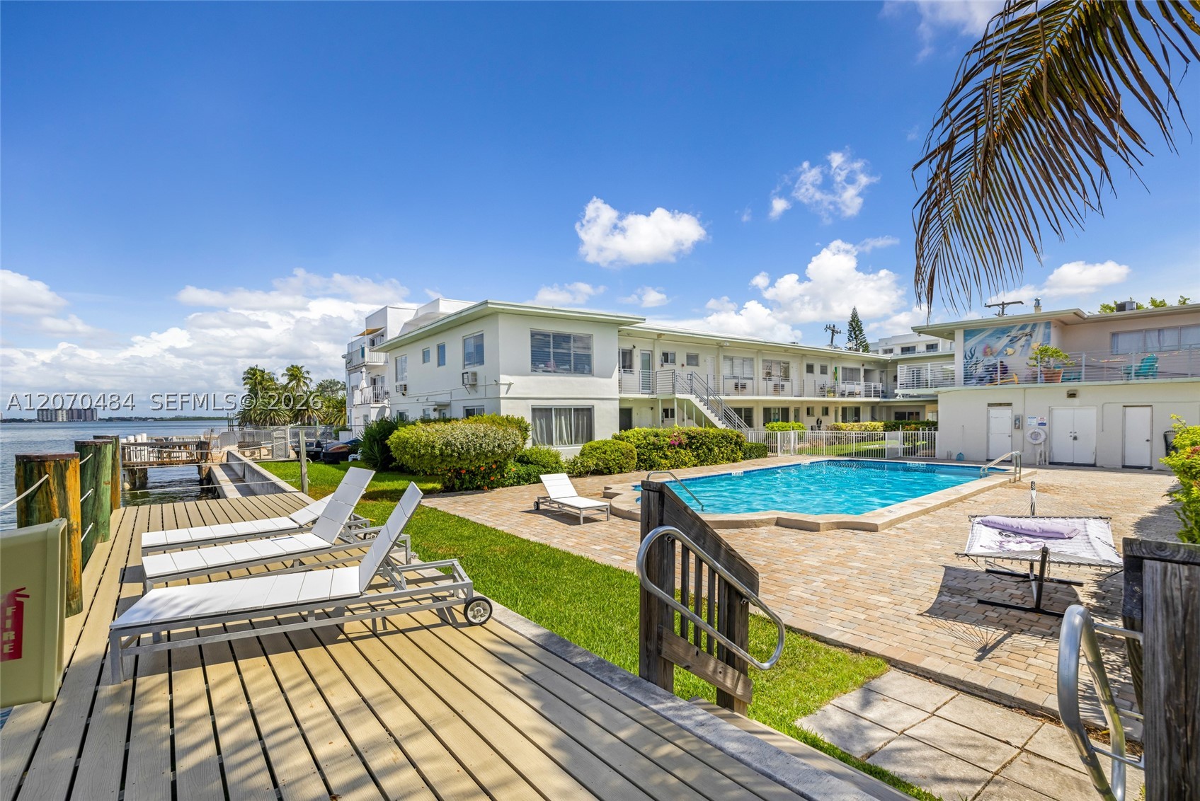 2250 Bay Dr #7, Miami Beach FL 33141