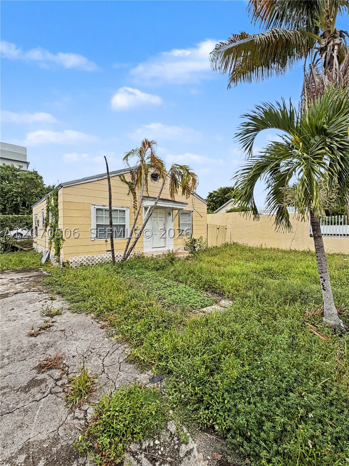 Miami FL 33125 - A12070506