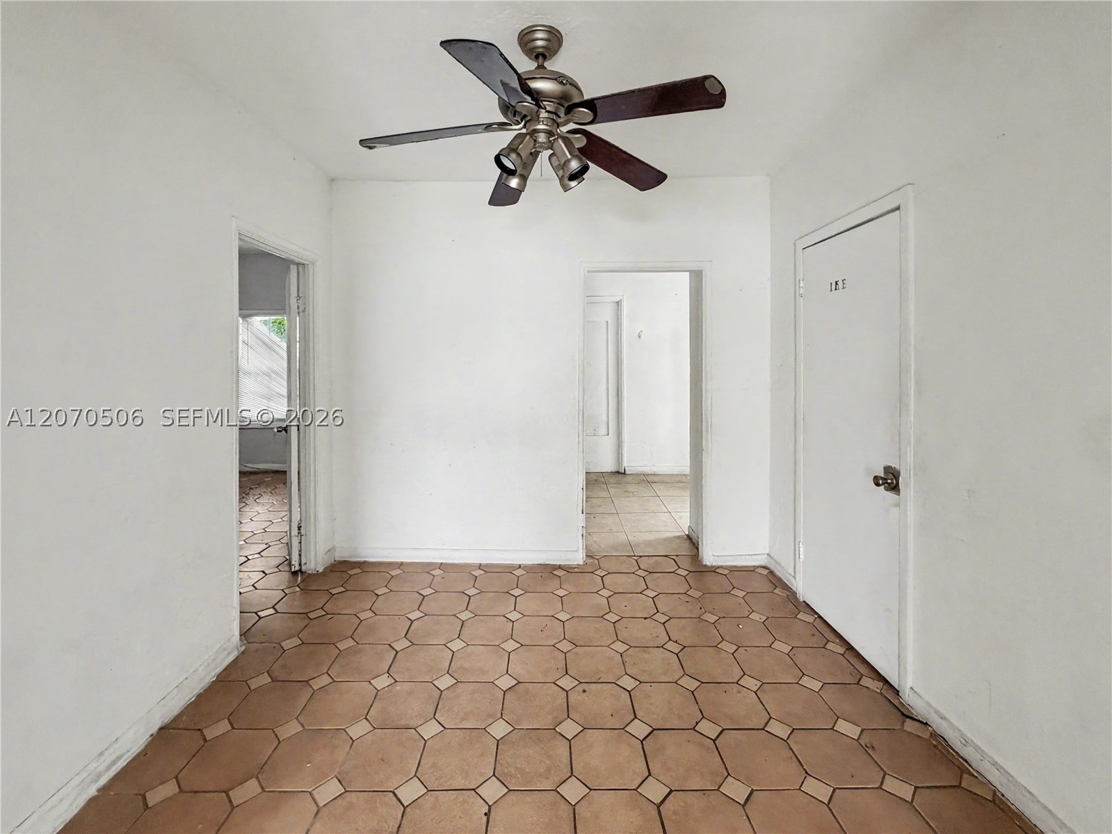 Miami FL 33125 - A12070506
