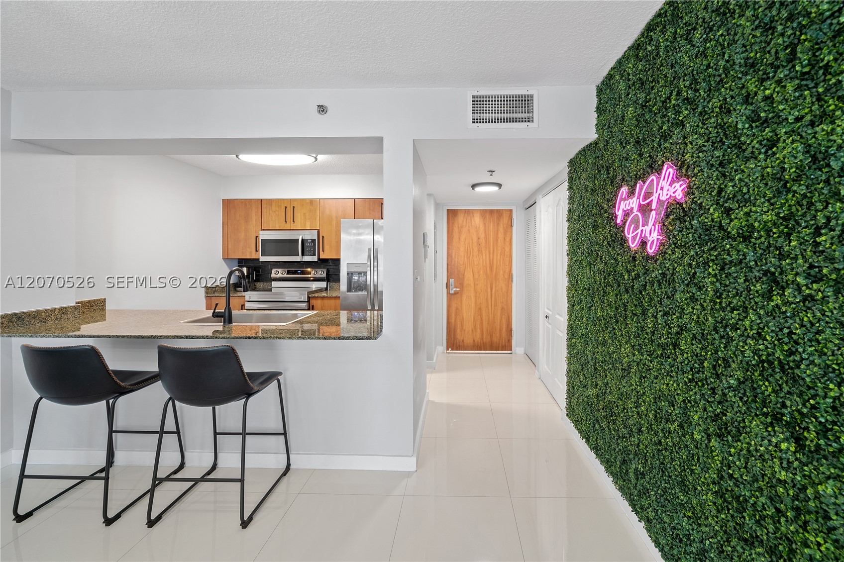 1200 Brickell Bay Dr #2205, Miami FL 33131