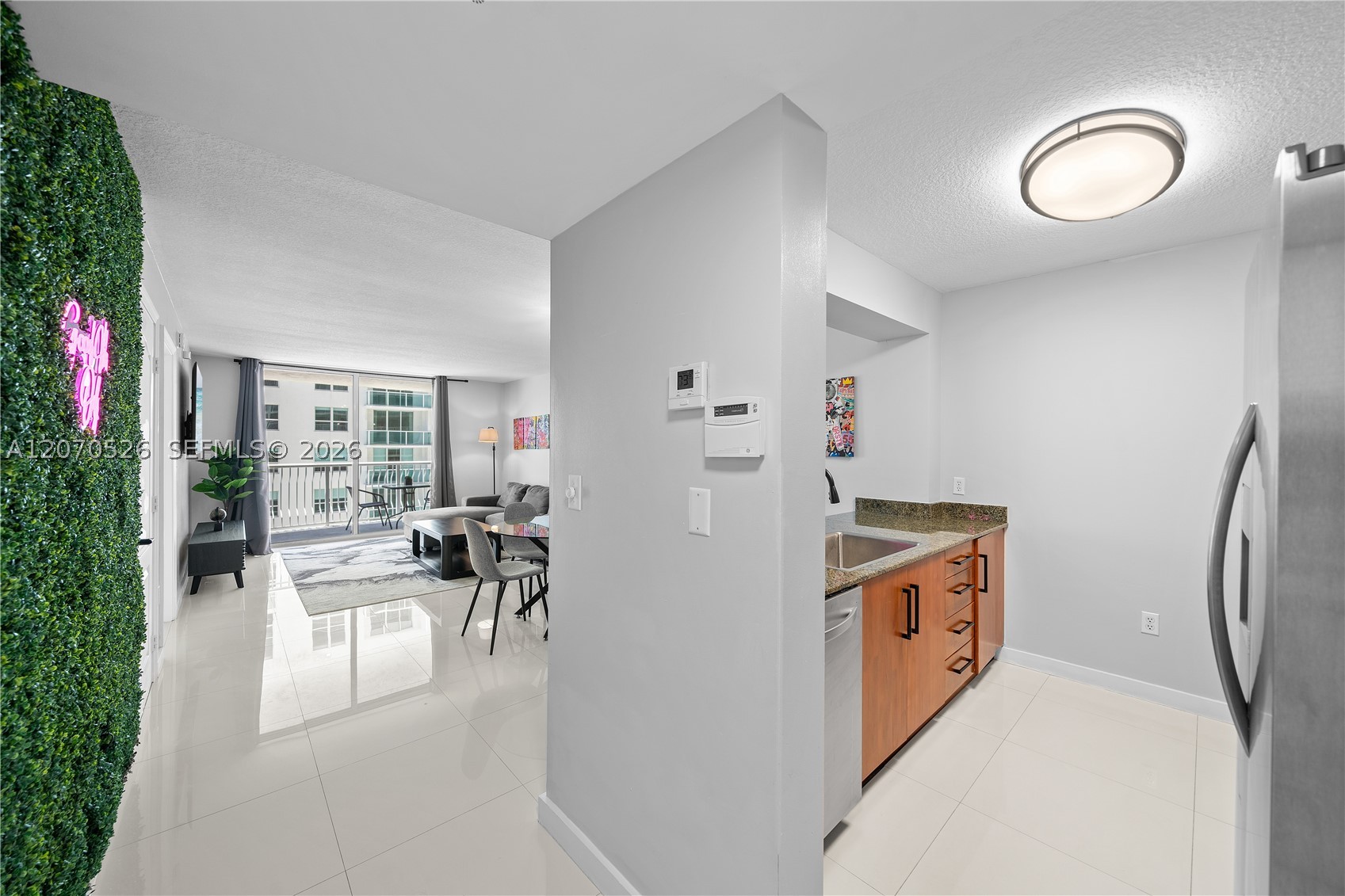 1200 Brickell Bay Dr #2205, Miami FL 33131