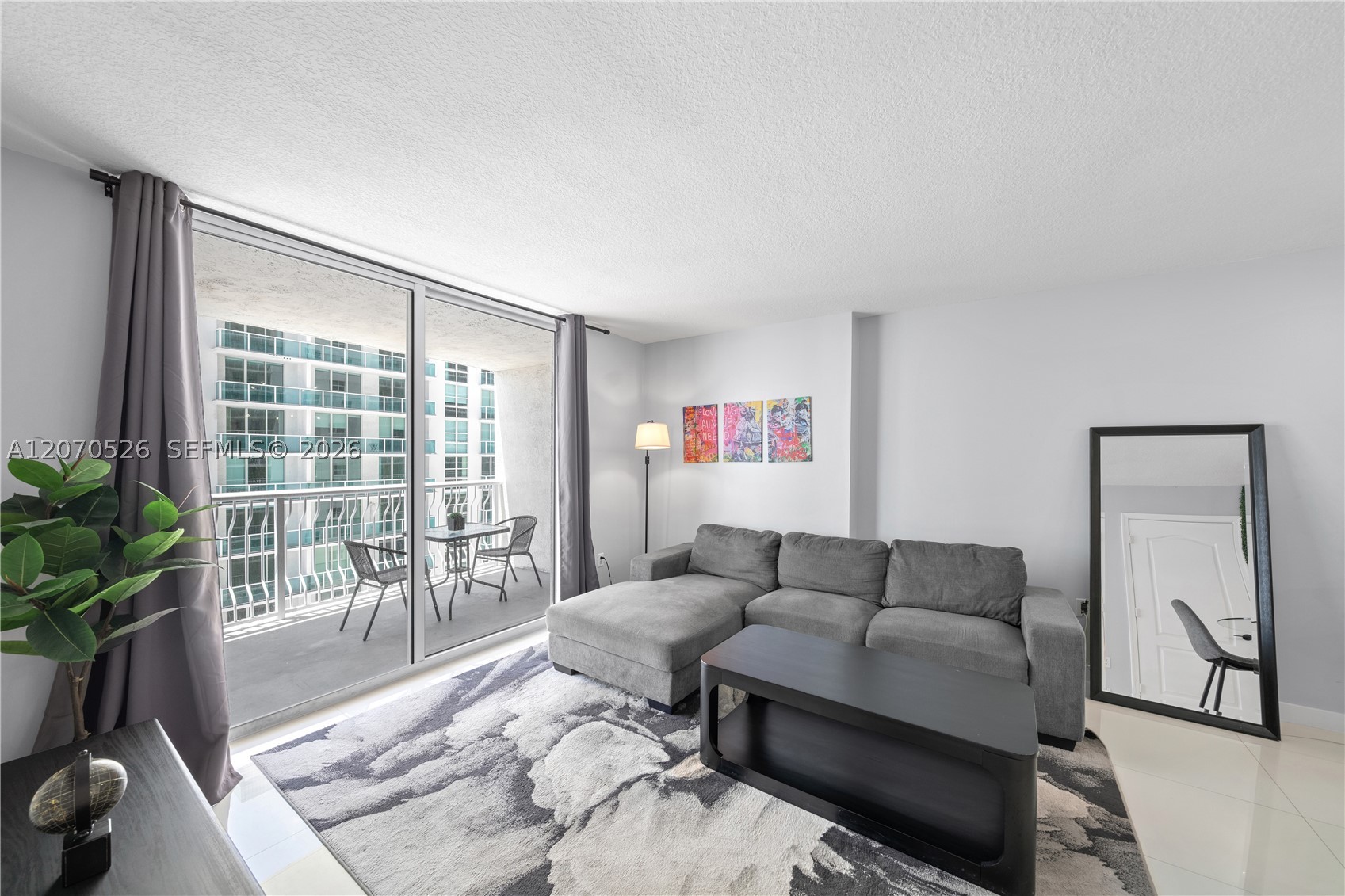 1200 Brickell Bay Dr #2205, Miami FL 33131