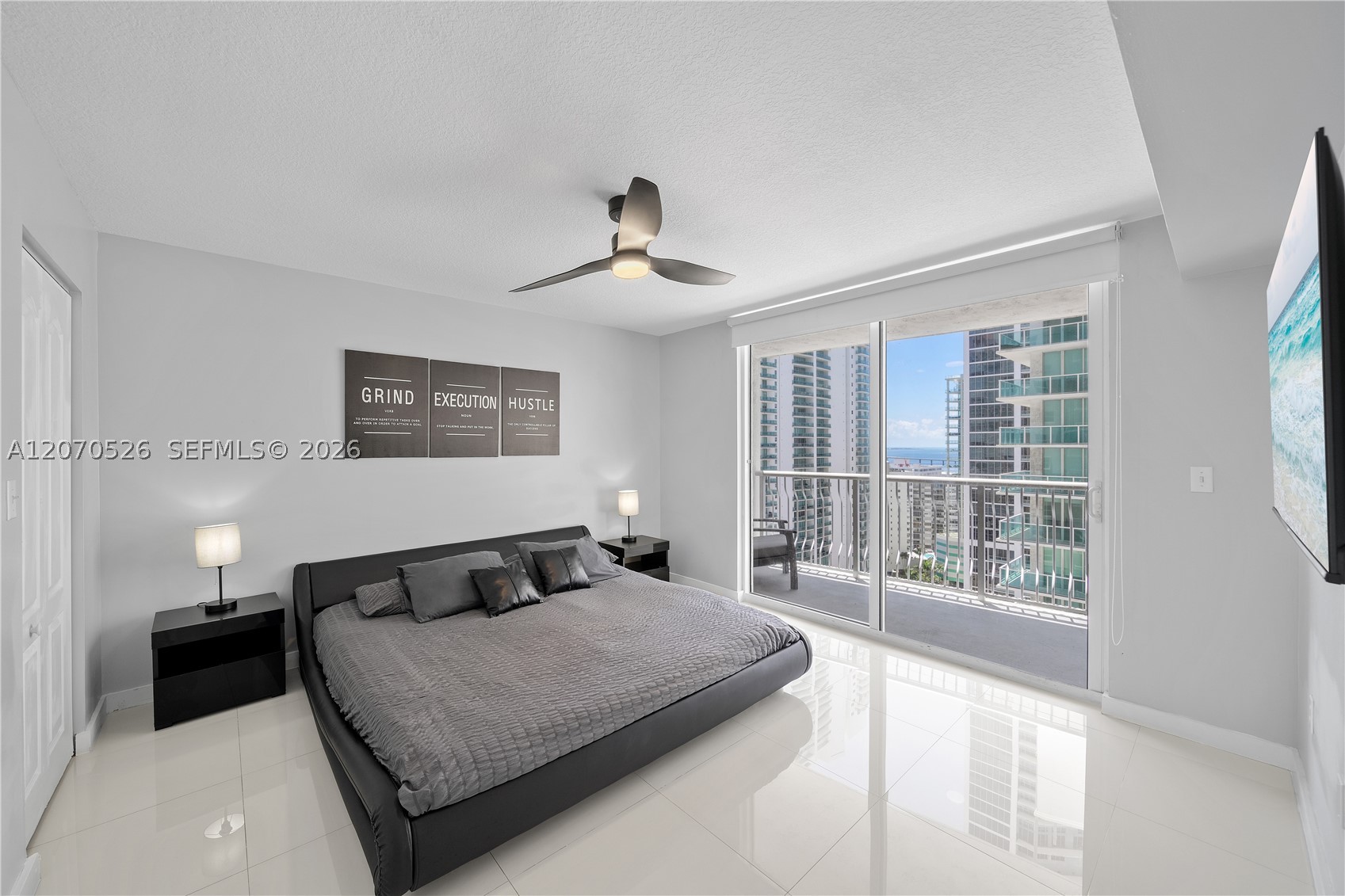 1200 Brickell Bay Dr #2205, Miami FL 33131