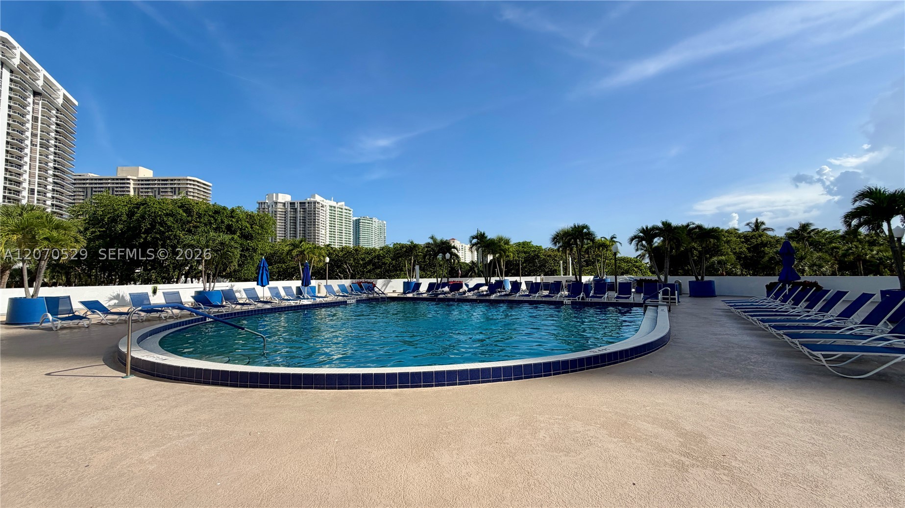 3701 N Country Club Dr #304, Aventura FL 33180