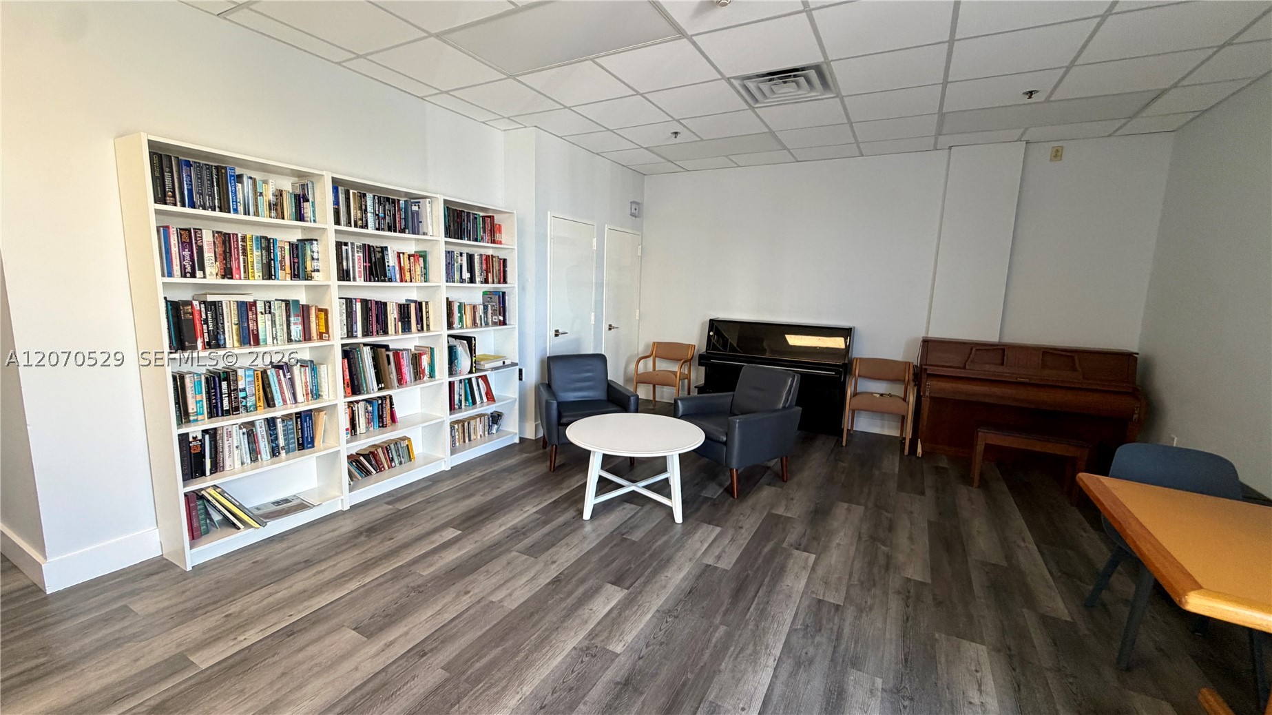 3701 N Country Club Dr #304, Aventura FL 33180