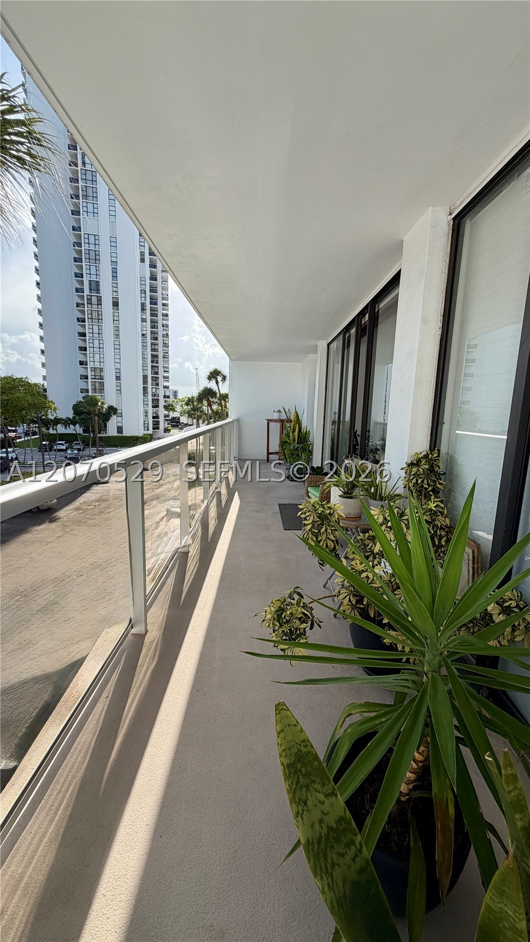 3701 N Country Club Dr #304, Aventura FL 33180