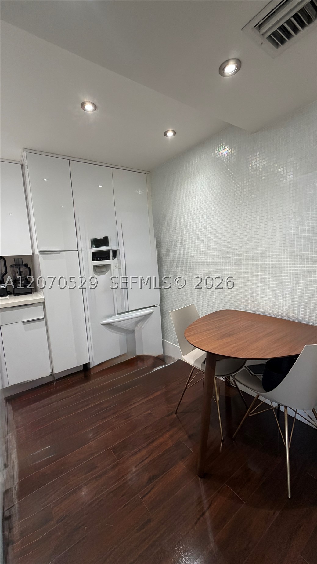 3701 N Country Club Dr #304, Aventura FL 33180
