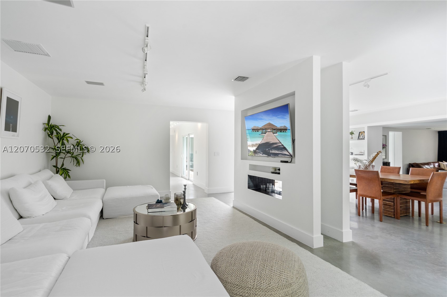 4001 Monserrate St, Coral Gables FL 33146