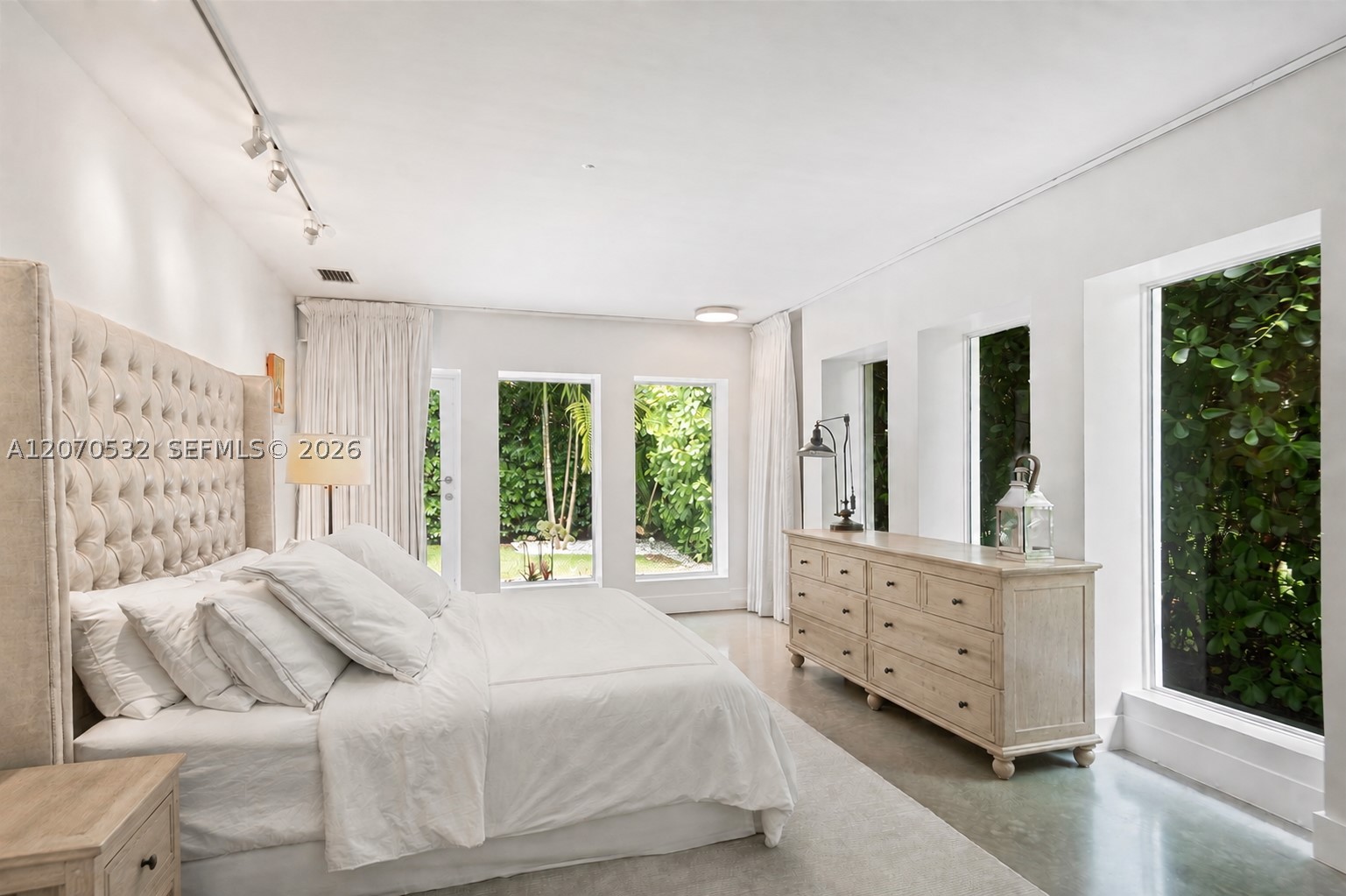 4001 Monserrate St, Coral Gables FL 33146
