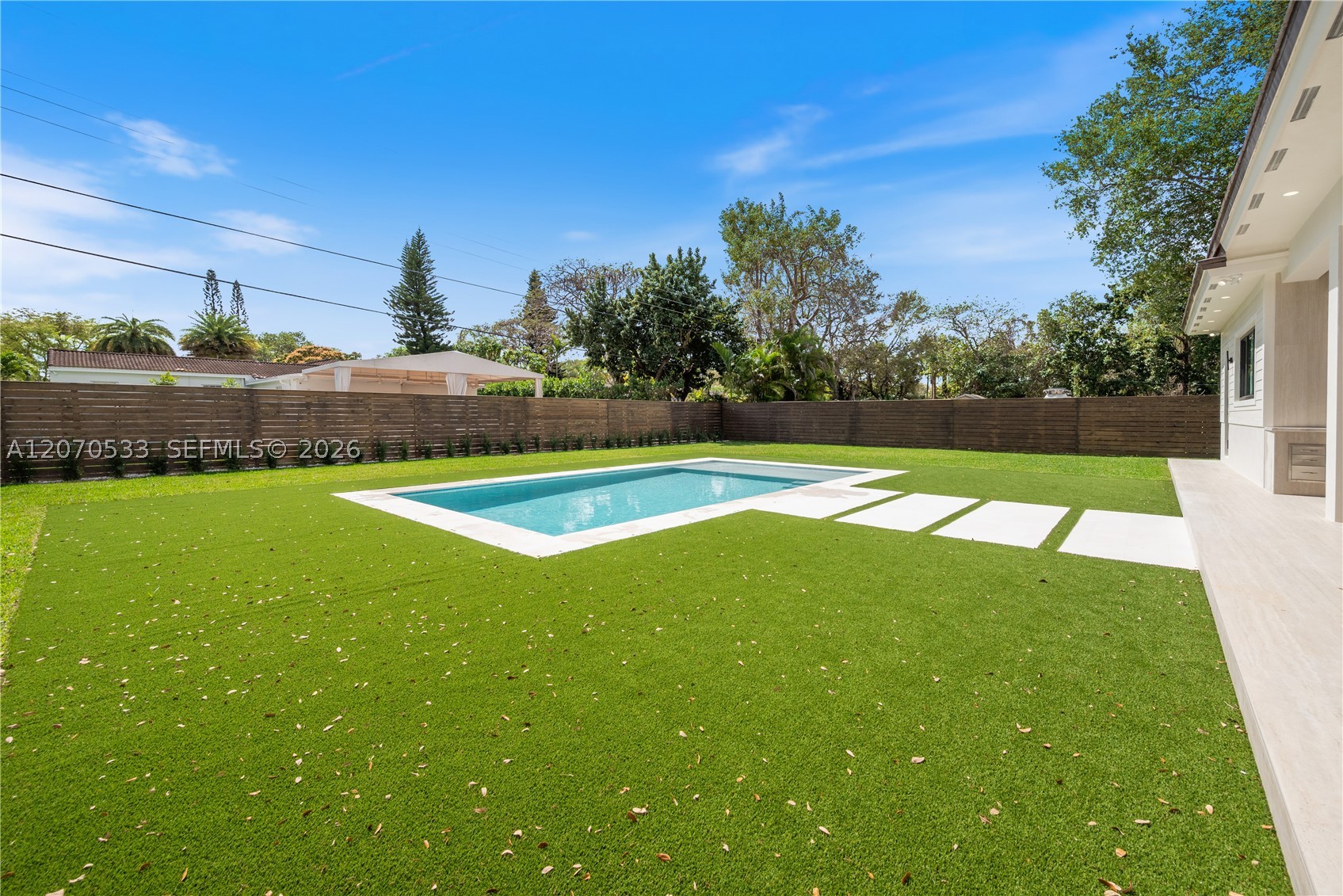 6990 SW 58th St, Miami FL 33143