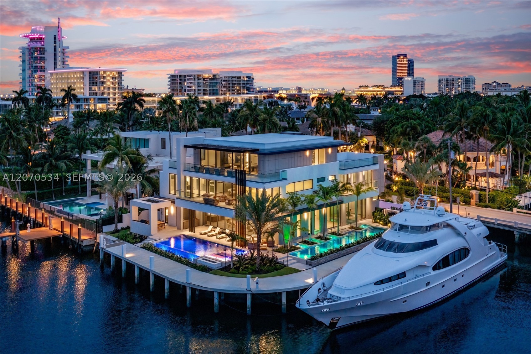 1400 W Lake Dr, Fort Lauderdale FL 33316