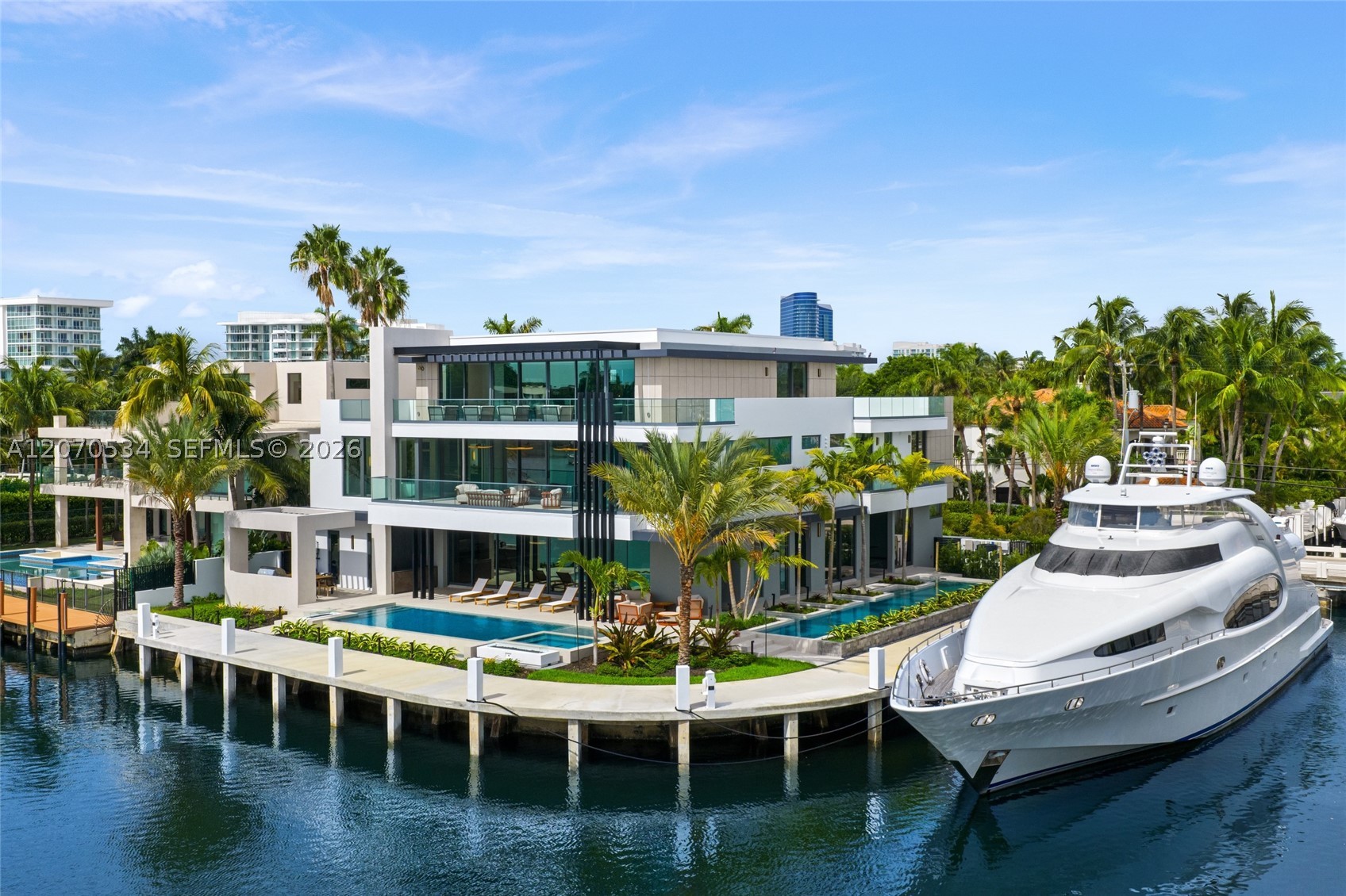 1400 W Lake Dr, Fort Lauderdale FL 33316