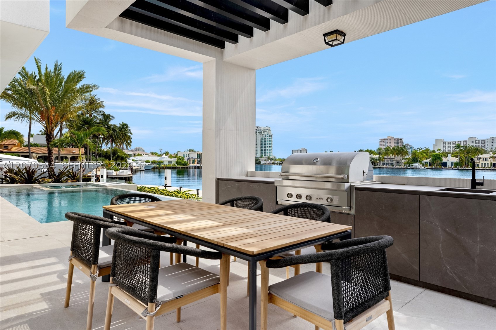 1400 W Lake Dr, Fort Lauderdale FL 33316