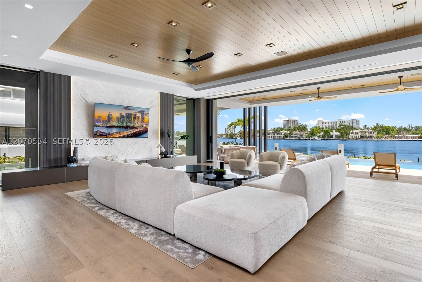 1400 W Lake Dr, Fort Lauderdale FL 33316