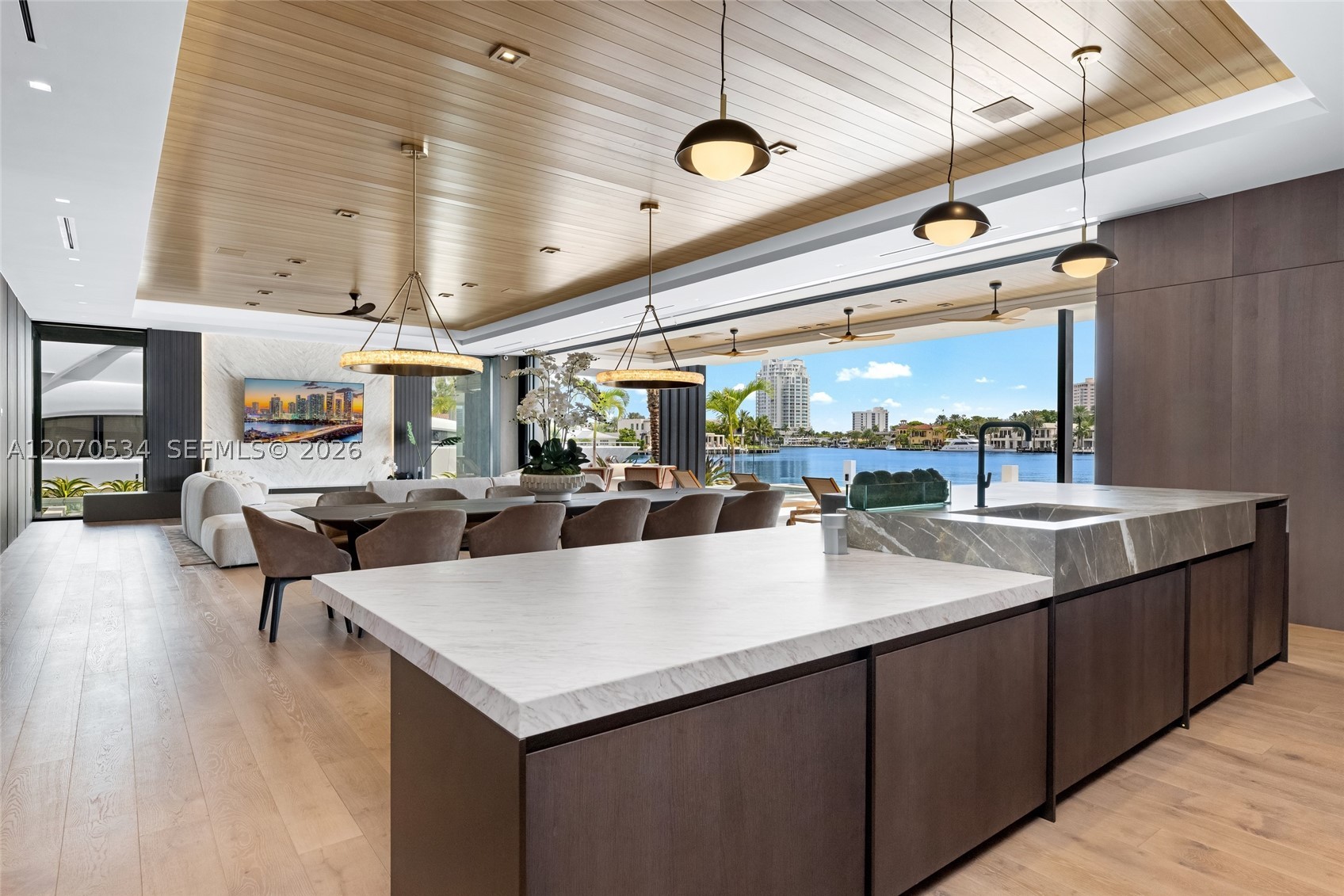 1400 W Lake Dr, Fort Lauderdale FL 33316