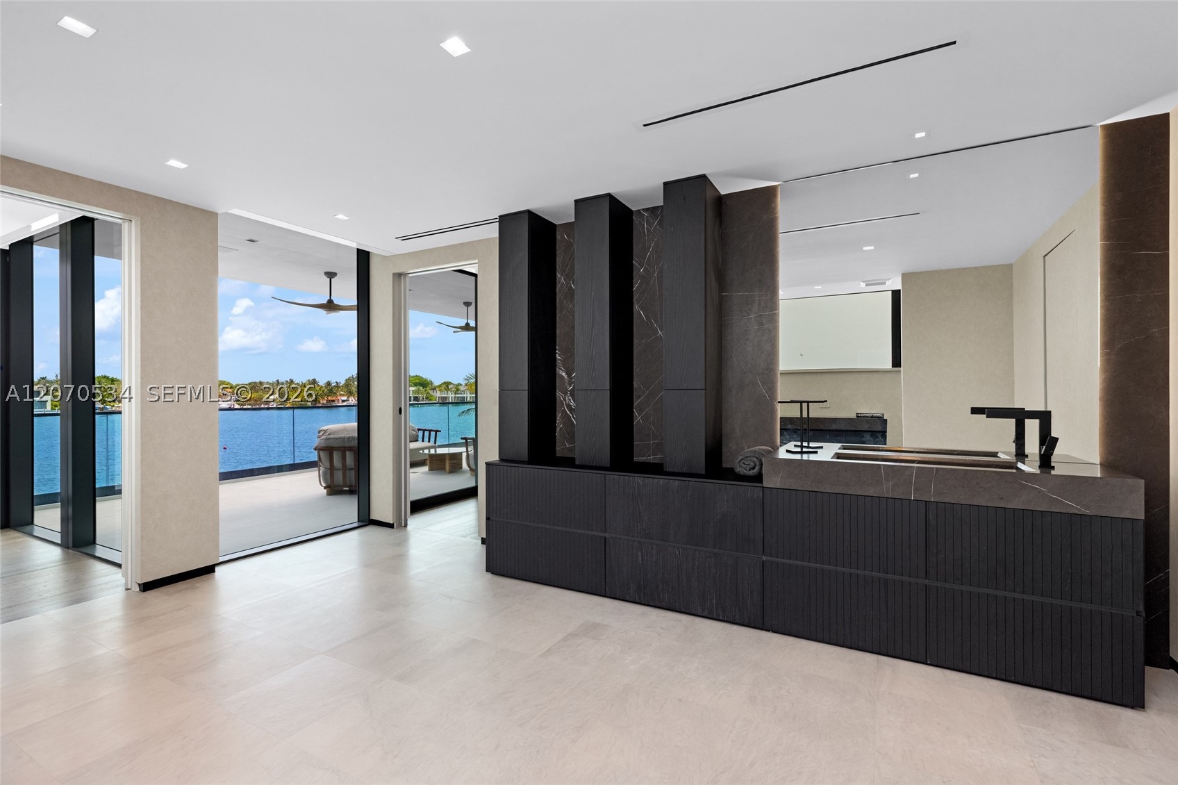 1400 W Lake Dr, Fort Lauderdale FL 33316